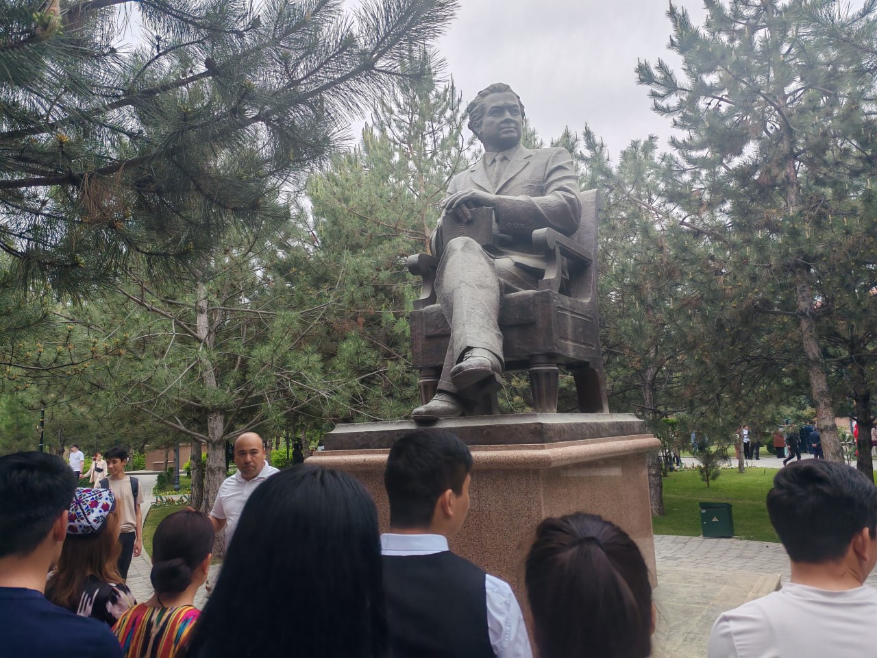“Oybek – navoiyshunos olim” – Adiblar xiyobonida ma’naviy-ma’rifiy tadbir