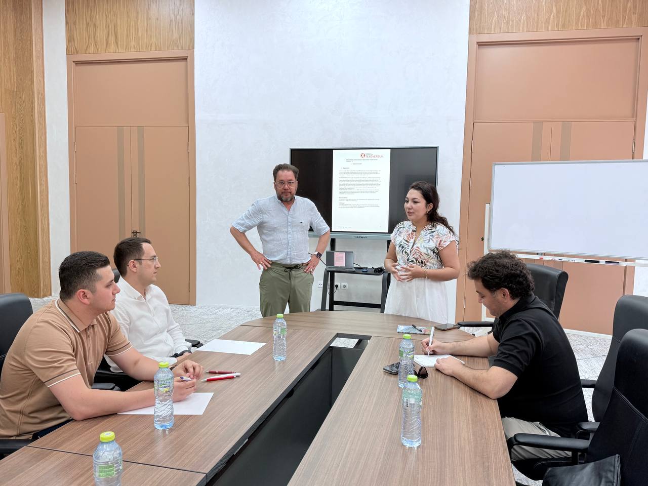 O‘zbekiston-Koreya texnoparkida matolarni bo‘yash bo‘yicha seminarning birinchi kuni bo‘lib o‘tdi
